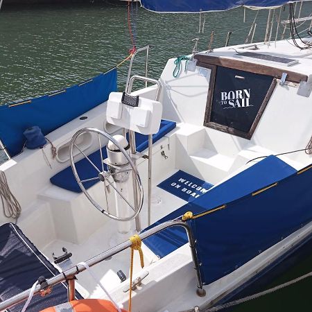Lisbon Cosy Boat Hotel Exterior photo