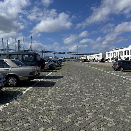 Lisbon Cosy Boat Hotel Exterior photo