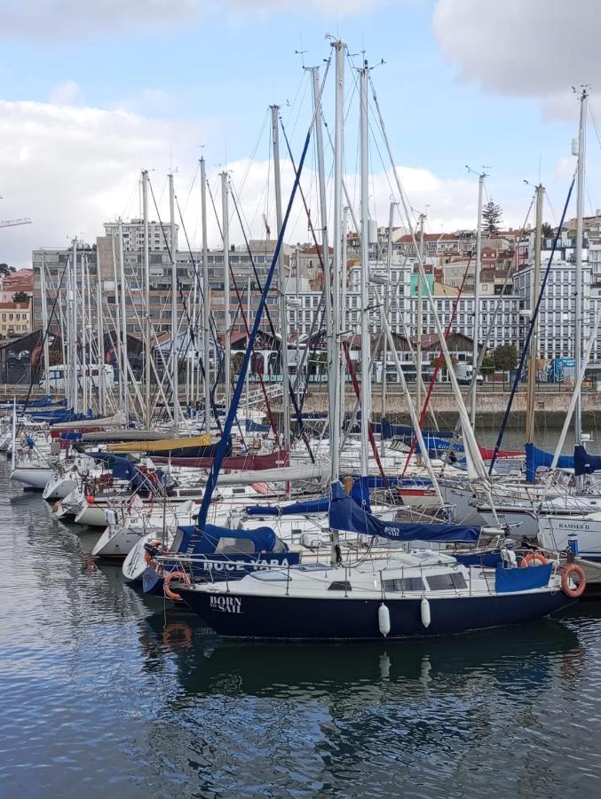 Lisbon Cosy Boat Hotel Exterior photo